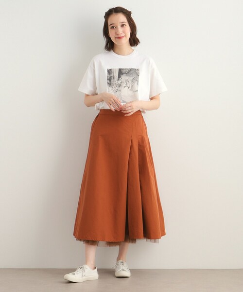 LAURA ASHLEY(ローラアシュレイ)の「【STORY掲載!/一部店舗限定カラーあり/大人気!日本製/Laura Ashley ヒストリーフォト】ガール フォトTシャツ(Tシャツ/カットソー・レディース・オフホワイト/グリーン系/ベビーピンク・38)」の5枚目の写真