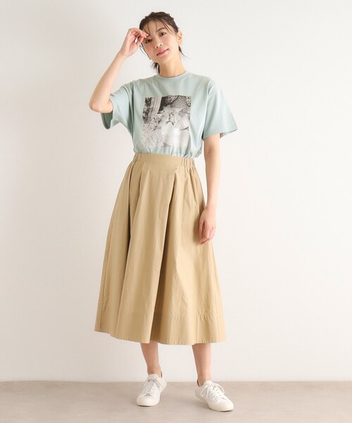 LAURA ASHLEY(ローラアシュレイ)の「【STORY掲載!/一部店舗限定カラーあり/大人気!日本製/Laura Ashley ヒストリーフォト】ガール フォトTシャツ(Tシャツ/カットソー・レディース・オフホワイト/グリーン系/ベビーピンク・38)」の11枚目の写真