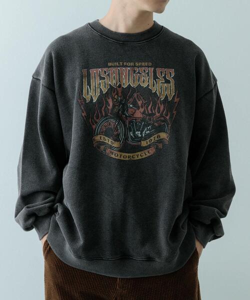 ITEMS URBANRESEARCH(アイテムズ アーバンリサーチ)の「パウダー加工 クルーネックスウェットプルオーバー(スウェット・メンズ・その他1/その他2/その他3・MEDIUM/LARGE)」の4枚目の写真
