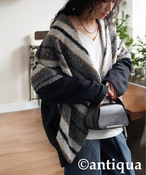 antiqua(アンティカ)の「ボア切り替えカーディガン(カーディガン/ボレロ・レディース・ブラック/ネイビー・ONESIZE)」の3枚目の写真