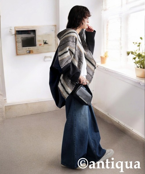 antiqua(アンティカ)の「ボア切り替えカーディガン(カーディガン/ボレロ・レディース・ブラック/ネイビー・ONESIZE)」の4枚目の写真