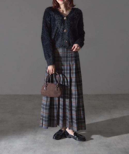 each（イーチ）の「ロングシャギー金ボタンショート丈カーディガン（カーディガン/ボレロ・レディース・グレー/ブラック/グレイッシュベージュ/モカ・FREE）」の11枚目の写真