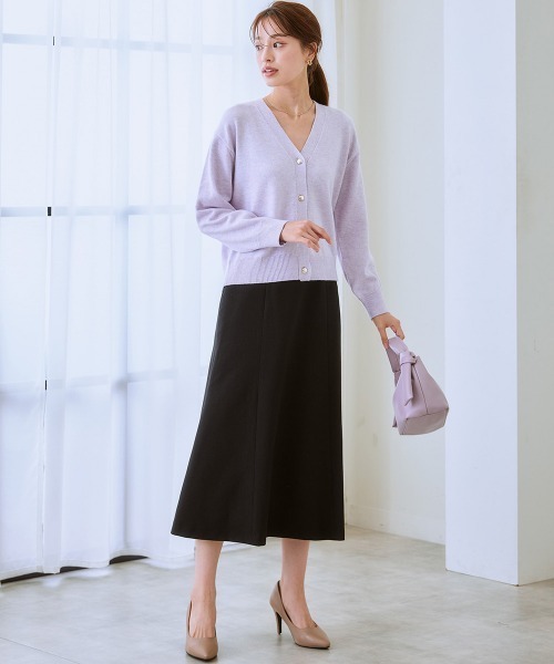 7days Life Styling(セブンデイズライフスタイリング)の「ゴールドボタンVネックニットカーディガン(カーディガン/ボレロ・レディース・アイボリー/ラベンダー/杢グレー/ブラック・M/L/LL/S/3L)」の5枚目の写真