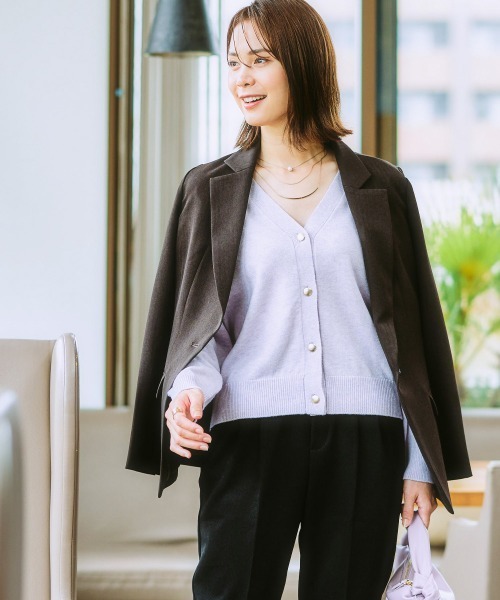 7days Life Styling(セブンデイズライフスタイリング)の「ゴールドボタンVネックニットカーディガン(カーディガン/ボレロ・レディース・アイボリー/ラベンダー/杢グレー/ブラック・M/L/LL/S/3L)」の7枚目の写真