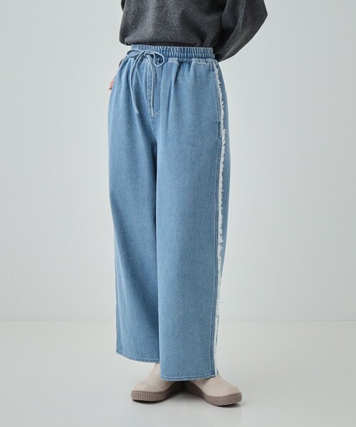Cutie Blonde（キューティーブロンド）の「◆【あったか裏起毛】サイドフリンジがアクセント イージーデニムパンツ（デニムパンツ・レディース・ライトブルー/ネイビー・01/04/03/02）」の3枚目の写真