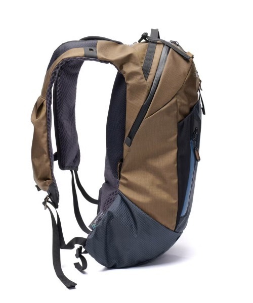 AS2OV(アッソブ)の「【AS2OV/アッソブ】 EPIC DAY PACK(バックパック/リュック・メンズ・ブラック/キャメル・FREE)」の7枚目の写真