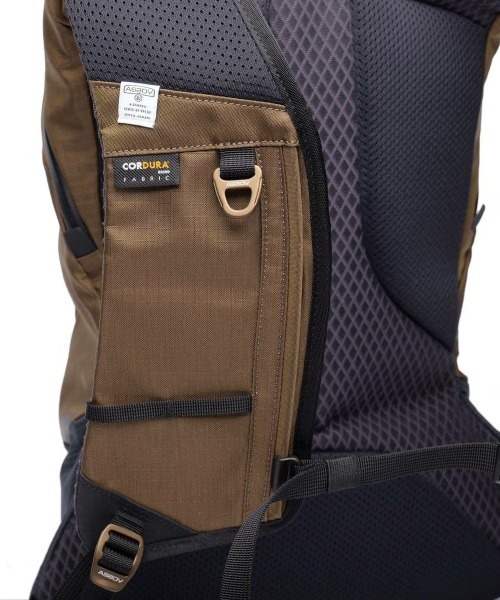 AS2OV(アッソブ)の「【AS2OV/アッソブ】 EPIC DAY PACK(バックパック/リュック・メンズ・ブラック/キャメル・FREE)」の8枚目の写真