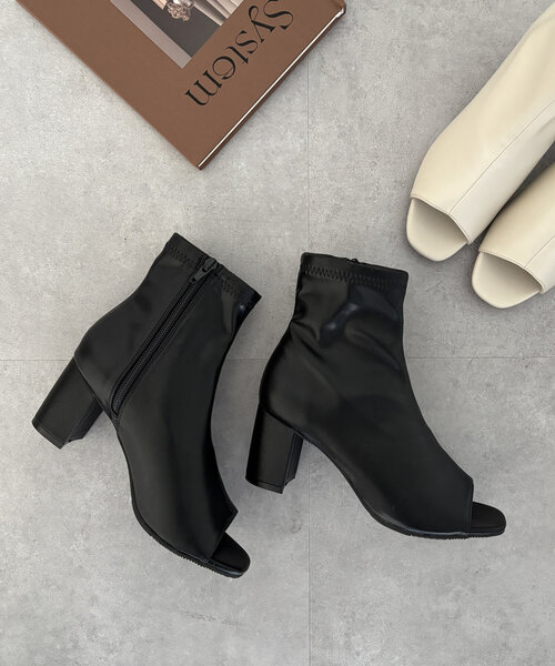 Thevon（ゼボン）の「オープントゥ合皮ヒールブーツ（ブーツ・レディース・ブラック/アイボリー・M/L）」の2枚目の写真