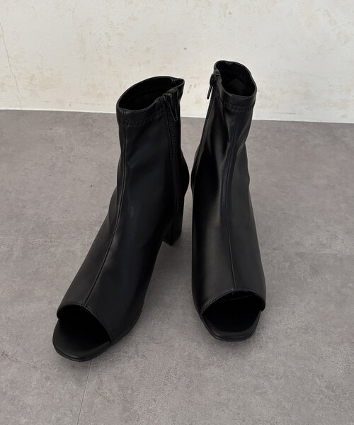 Thevon（ゼボン）の「オープントゥ合皮ヒールブーツ（ブーツ・レディース・ブラック/アイボリー・M/L）」の7枚目の写真