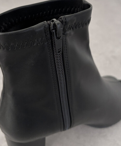 Thevon（ゼボン）の「オープントゥ合皮ヒールブーツ（ブーツ・レディース・ブラック/アイボリー・M/L）」の5枚目の写真