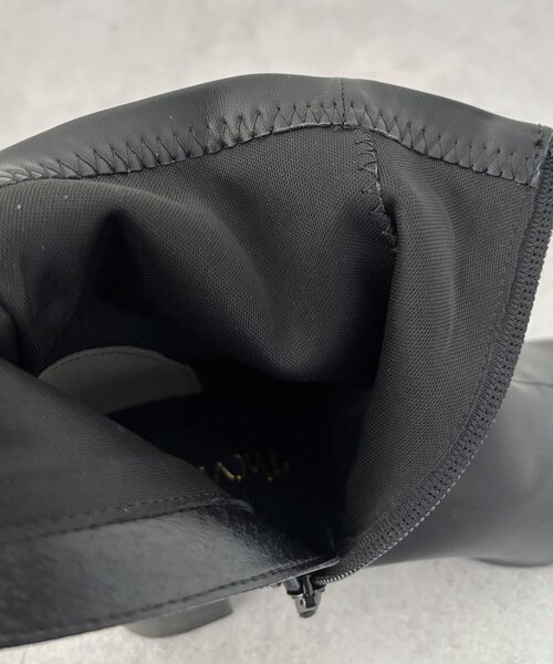 Thevon（ゼボン）の「オープントゥ合皮ヒールブーツ（ブーツ・レディース・ブラック/アイボリー・M/L）」の4枚目の写真