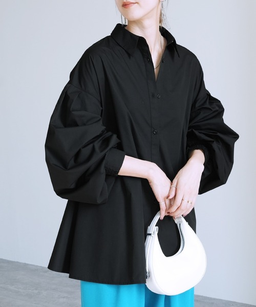 reca(レカ)の「シャーリング袖ボリュームブロードシャツ(シャツ/ブラウス・レディース・オフホワイト/ブラック/グレイッシュベージュ/ライトグレー・M)」の5枚目の写真