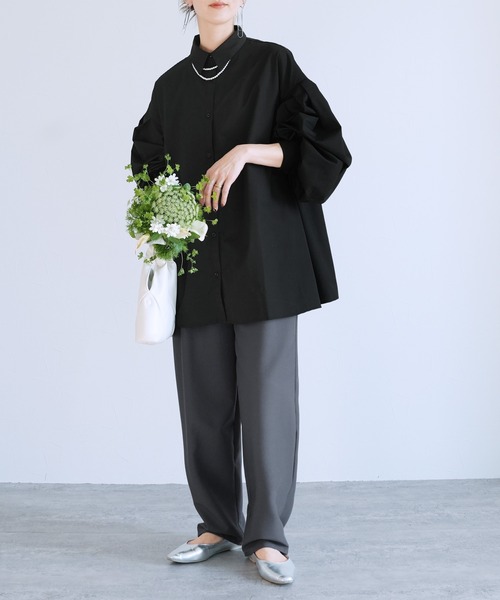 reca(レカ)の「シャーリング袖ボリュームブロードシャツ(シャツ/ブラウス・レディース・オフホワイト/ブラック/グレイッシュベージュ/ライトグレー・M)」の6枚目の写真