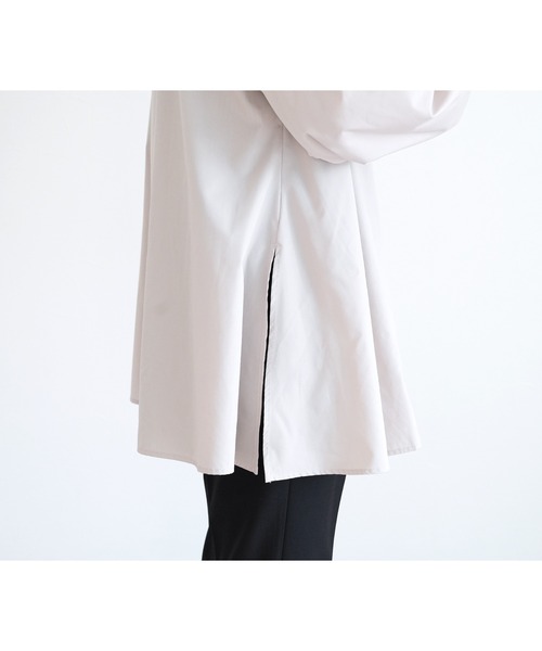 reca(レカ)の「シャーリング袖ボリュームブロードシャツ(シャツ/ブラウス・レディース・オフホワイト/ブラック/グレイッシュベージュ/ライトグレー・M)」の20枚目の写真