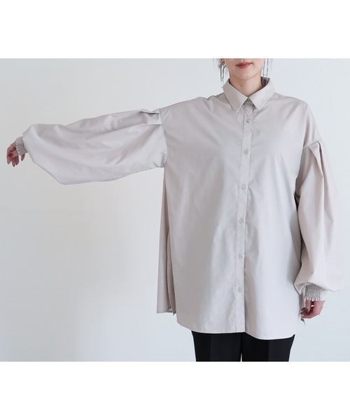 reca(レカ)の「シャーリング袖ボリュームブロードシャツ(シャツ/ブラウス・レディース・オフホワイト/ブラック/グレイッシュベージュ/ライトグレー・M)」の21枚目の写真