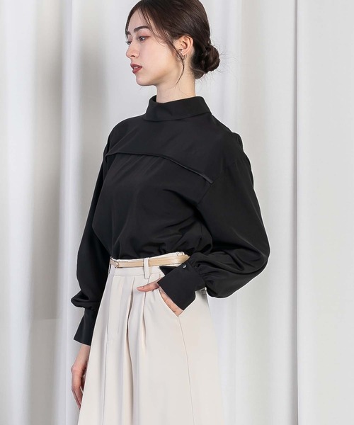 RAW FUDGE(ローファッジ)の「ロールカラーギャザースリーブブラウス(シャツ/ブラウス・レディース・ブラック/オフホワイト・M)」の4枚目の写真