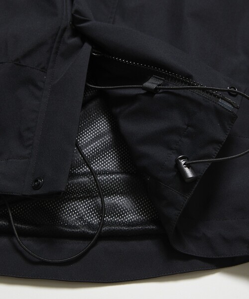 +phenix(プラスフェニックス)の「+phenix/プラスフェニックス SP GORE-TEX WINDSTOPPER HOODIE JACKET/別注 ゴアテックス ウインドストッパー フーディー ジャケット/マウンテンパーカー(ブルゾン・メンズ・チャコールグレー/ブラック/ブラック×グレー・SMALL/MEDIUM/LARGE)」の11枚目の写真