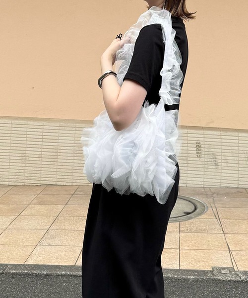 H.TOKYO(エイチトウキョウ)の「H.TOKYO × mimi / フリルワンショルダーバッグ(ショルダーバッグ・レディース・ホワイト/ブラック・FREE)」の9枚目の写真