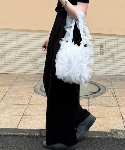 H.TOKYO(エイチトウキョウ)の「H.TOKYO × mimi / フリルワンショルダーバッグ(ショルダーバッグ・レディース・ホワイト/ブラック・FREE)」の12枚目の写真