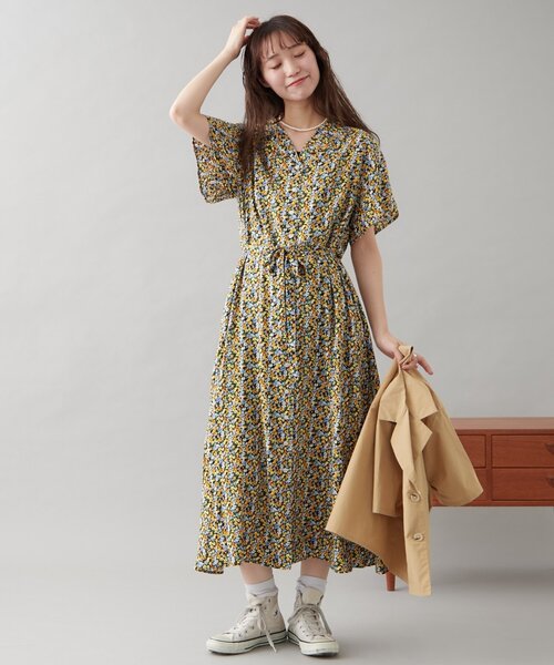 GEVACO（ゲバコ）の「【GEVACO】小花柄開襟ワンピース（ワンピース・レディース・イエロー/サックスブルー・ONE SIZE）」の4枚目の写真