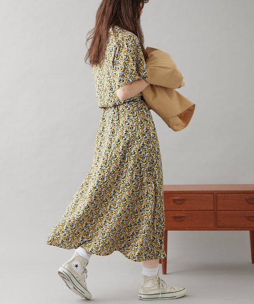 GEVACO（ゲバコ）の「【GEVACO】小花柄開襟ワンピース（ワンピース・レディース・イエロー/サックスブルー・ONE SIZE）」の9枚目の写真