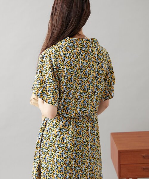 GEVACO（ゲバコ）の「【GEVACO】小花柄開襟ワンピース（ワンピース・レディース・イエロー/サックスブルー・ONE SIZE）」の15枚目の写真