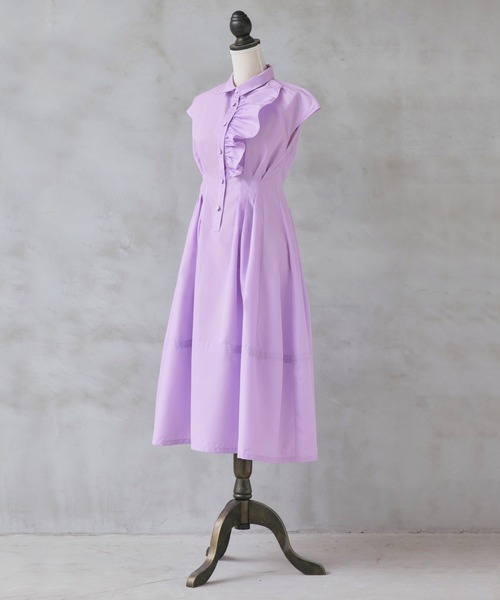 RUIRUE BOUTIQUE(ルイルエブティック)の「洗える | ワンサイド フリル フレンチスリーブ シャツ ワンピース | レディース おしゃれ きれいめ オフィスカジュアル 通勤服 リゾート シャツワンピ(シャツワンピース・レディース・ブラック/ネイビー/ラベンダー・S/M/L/LL)」の4枚目の写真