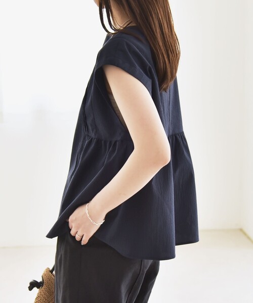 SHIPS for women / シップスウィメン quaranciel:〈洗濯機可能〉ミニサッカー タックギャザー フレンチスリーブ ブラウス セール】quaranciel:〈洗濯機可能〉ミニサッカー タックギャザー
