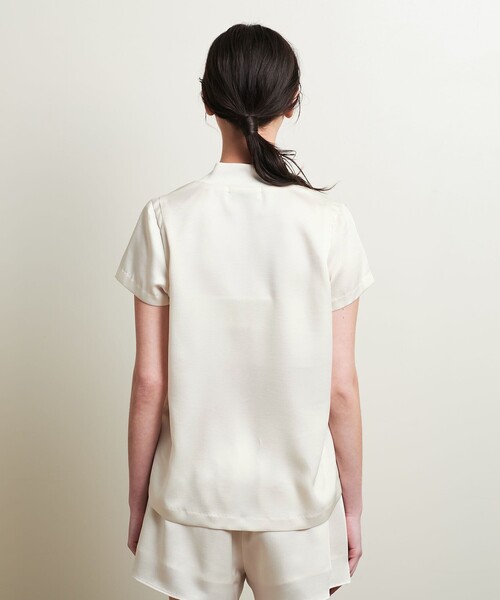 ATTISESSION（アティセッション）の「＜ATTISESSION＞サテン Vネック プルオーバー トップス（シャツ/ブラウス・レディース・ブラック/オフホワイト・FREE）」の10枚目の写真
