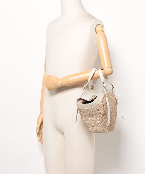 VIOLAd'ORO(ヴィオラドーロ)の「【VIOLAd'ORO】アバカレザーカゴバッグ MIRO/ V-8844(かごバッグ・レディース・ホワイト系その他/ブラック系その他・FREE)」の6枚目の写真