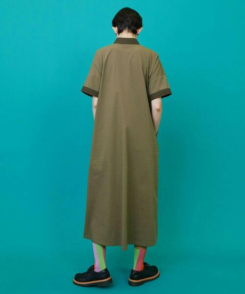 FRAPBOIS（フラボア）の「ボーダーサッカー ワンピース（ワンピース・レディース・ブラック/カーキ・0/1）」の4枚目の写真