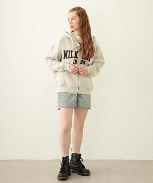 MILKFED.（ミルクフェド）の「COLLEGE PATCH ZIP UP HOODIE（パーカー・レディース・ブラック/レッド/オートミール/ネイビー・M/L）」の10枚目の写真