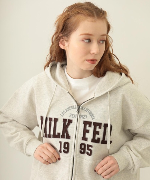 MILKFED.（ミルクフェド）の「COLLEGE PATCH ZIP UP HOODIE（パーカー・レディース・ブラック/レッド/オートミール/ネイビー・M/L）」の5枚目の写真