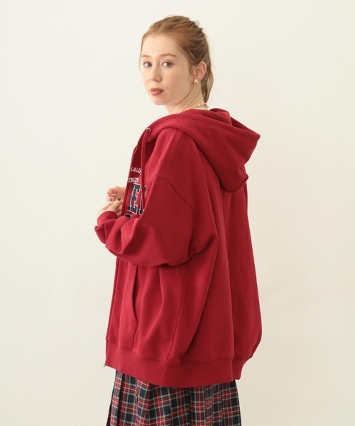 MILKFED.（ミルクフェド）の「COLLEGE PATCH ZIP UP HOODIE（パーカー・レディース・ブラック/レッド/オートミール/ネイビー・M/L）」の14枚目の写真
