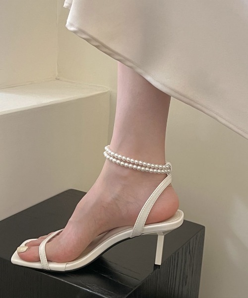 Forcement(フォースメント)の「パールベルト大人上品パンプス(パンプス・レディース・ホワイト/ブラック/シルバー・23cm/23.5cm/24cm/24.5cm)」の7枚目の写真