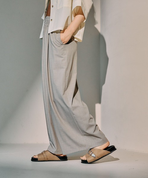 LEPSIM（レプシィム）の「スラックスギャザーWフレアパンツ　290494（その他パンツ・レディース・ブラック/グレー/ネイビー/グレイッシュベージュ・FREE）」の6枚目の写真