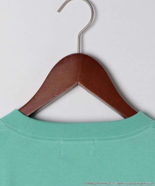 niko and...(ニコアンド)の「【STRANGER THINGS】コラボ プリントTシャツ Season 1(Tシャツ/カットソー・メンズ・アイボリー/チャコール/ブラック/ライトブルー・LARGE/MEDIUM)」の8枚目の写真