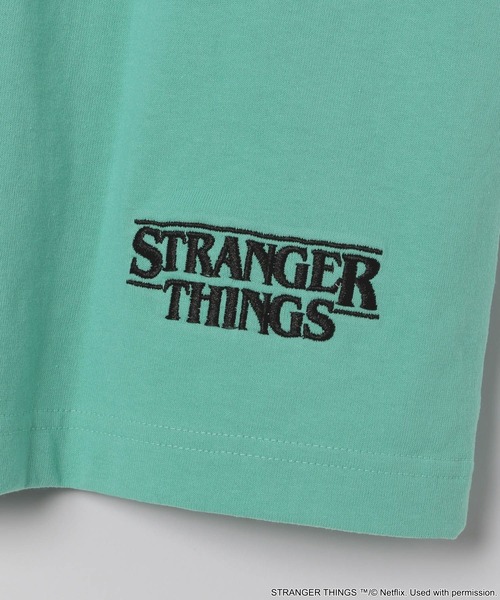 niko and...(ニコアンド)の「【STRANGER THINGS】コラボ プリントTシャツ Season 1(Tシャツ/カットソー・メンズ・アイボリー/チャコール/ブラック/ライトブルー・LARGE/MEDIUM)」の9枚目の写真