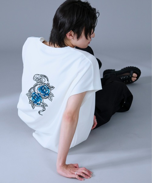 Ellno Loset（エルノロゼット）の「スネーク刺繍ノースリーブTシャツ（Tシャツ/カットソー・メンズ・オフホワイト/ブラック・SMALL/MEDIUM/LARGE）」の9枚目の写真