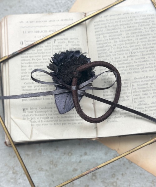 m.soeur（エムスール）の「アジサイの花束ヘアゴム（ヘアゴム・レディース・グレー/ブルー/ブラック・FREE）」の5枚目の写真