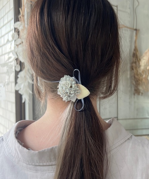 m.soeur（エムスール）の「アジサイの花束ヘアゴム（ヘアゴム・レディース・グレー/ブルー/ブラック・FREE）」の7枚目の写真