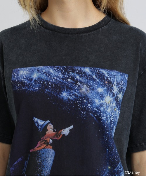 Disney(ディズニー)の「《Disney Collection》FANTASIA / MICKEY MOUSE / FILM MAGIC T-SHIRT / AVIREX WOMAN(Tシャツ/カットソー・レディース・チャコール/オフホワイト・FREE)」の6枚目の写真