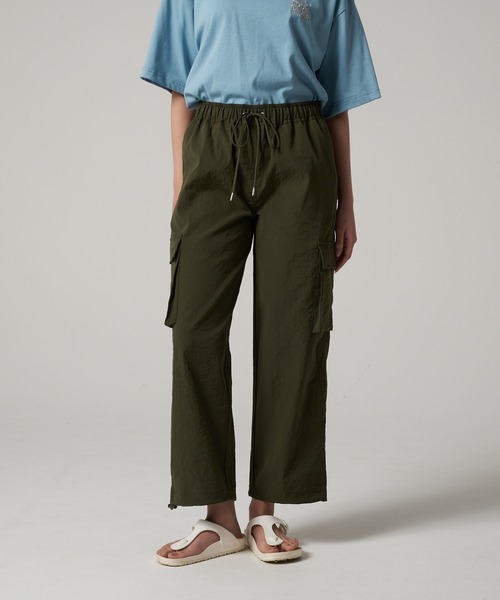 Eddie Bauer(エディーバウアー)の「マウンテン クリンクル カーゴパンツ(カーゴパンツ・レディース・ブラック/カーキ・S/M/L/XL)」の2枚目の写真