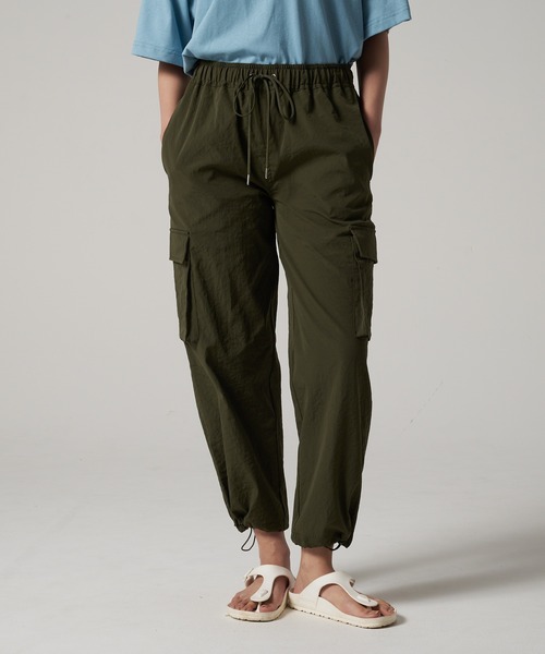 Eddie Bauer(エディーバウアー)の「マウンテン クリンクル カーゴパンツ(カーゴパンツ・レディース・ブラック/カーキ・S/M/L/XL)」の14枚目の写真
