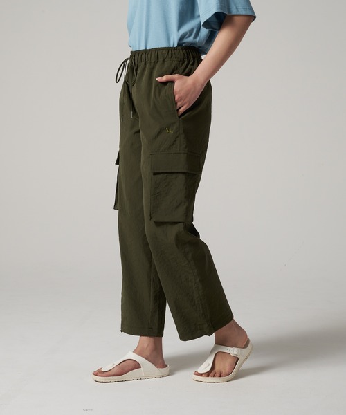 Eddie Bauer(エディーバウアー)の「マウンテン クリンクル カーゴパンツ(カーゴパンツ・レディース・ブラック/カーキ・S/M/L/XL)」の15枚目の写真