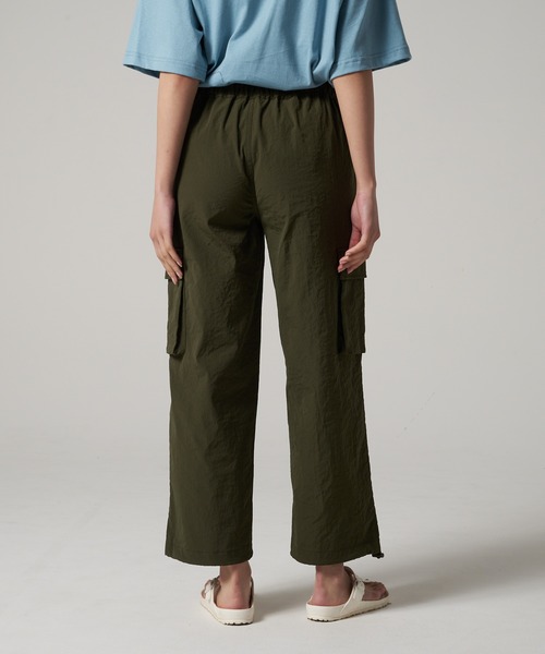 Eddie Bauer(エディーバウアー)の「マウンテン クリンクル カーゴパンツ(カーゴパンツ・レディース・ブラック/カーキ・S/M/L/XL)」の16枚目の写真