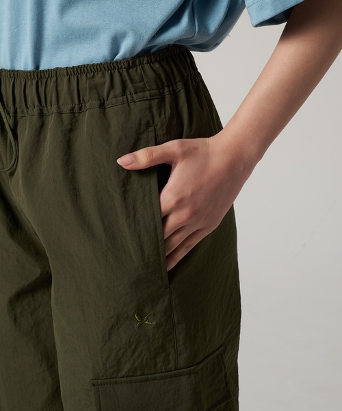 Eddie Bauer(エディーバウアー)の「マウンテン クリンクル カーゴパンツ(カーゴパンツ・レディース・ブラック/カーキ・S/M/L/XL)」の6枚目の写真