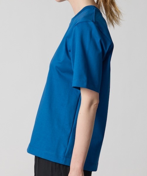 CINOH(チノ)の「COTTON JERSEY COMPACT T-SHIRT(Tシャツ/カットソー・レディース・ブルー/ブラック/ホワイト・36/38)」の11枚目の写真
