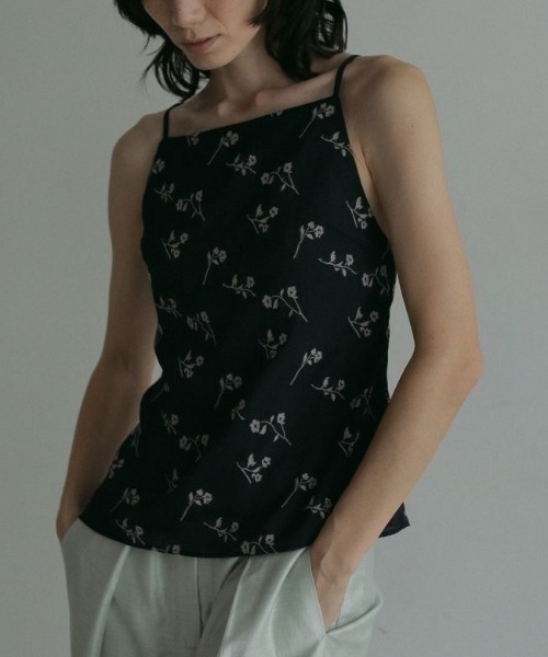 anuke（アンヌーク）の「anuke Flower Jacquard Tops 62510430
