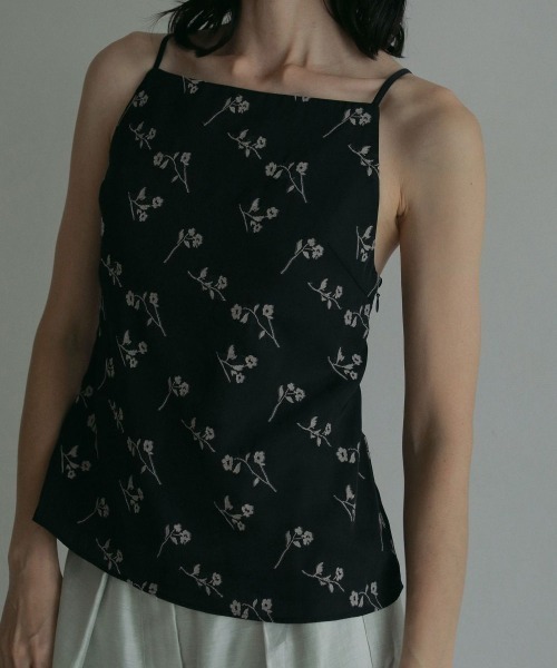 anuke（アンヌーク）の「anuke Flower Jacquard Tops 62510430（キャミソール・レディース・ネイビー/ブラウン・FREE）」の11枚目の写真